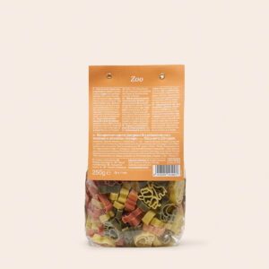 Zoo pasta tricolore con pomodoro e spinaci - immagine 3